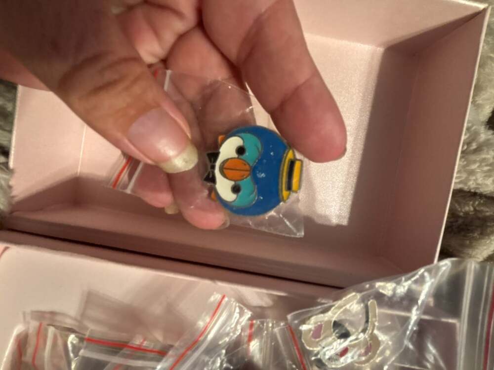 Disney Pin Tsum Tsum Adventureland Booster Set Blue Tiki Room Bird
